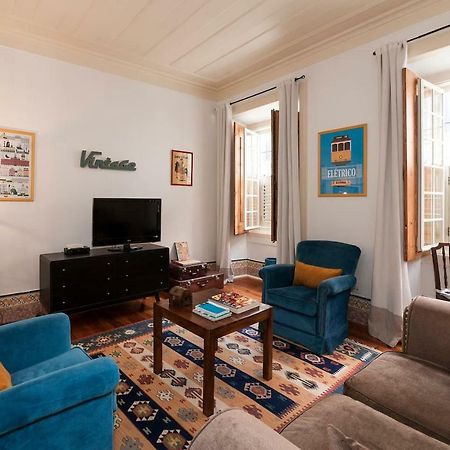 2 Bedroom Apartment With Patio Next To Avenida Da Liberdade Lisbon Luaran gambar