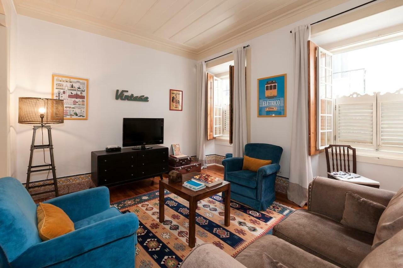 2 Bedroom Apartment With Patio Next To Avenida Da Liberdade Lisbon Luaran gambar