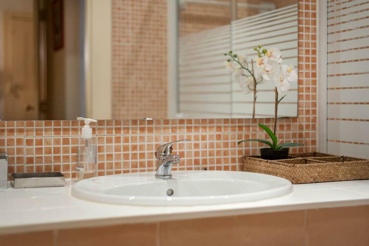 2 Bedroom Apartment With Patio Next To Avenida Da Liberdade Lisbon Luaran gambar