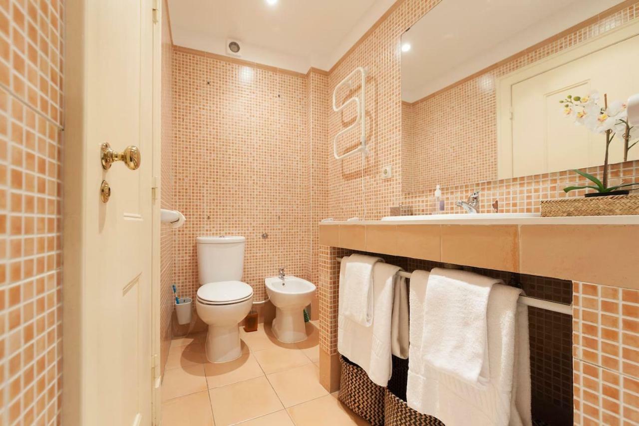 2 Bedroom Apartment With Patio Next To Avenida Da Liberdade Lisbon Luaran gambar