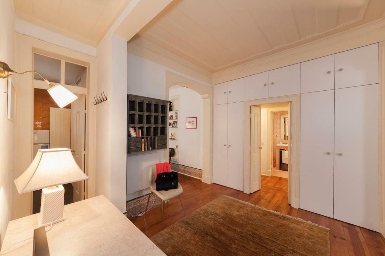 2 Bedroom Apartment With Patio Next To Avenida Da Liberdade Lisbon Luaran gambar