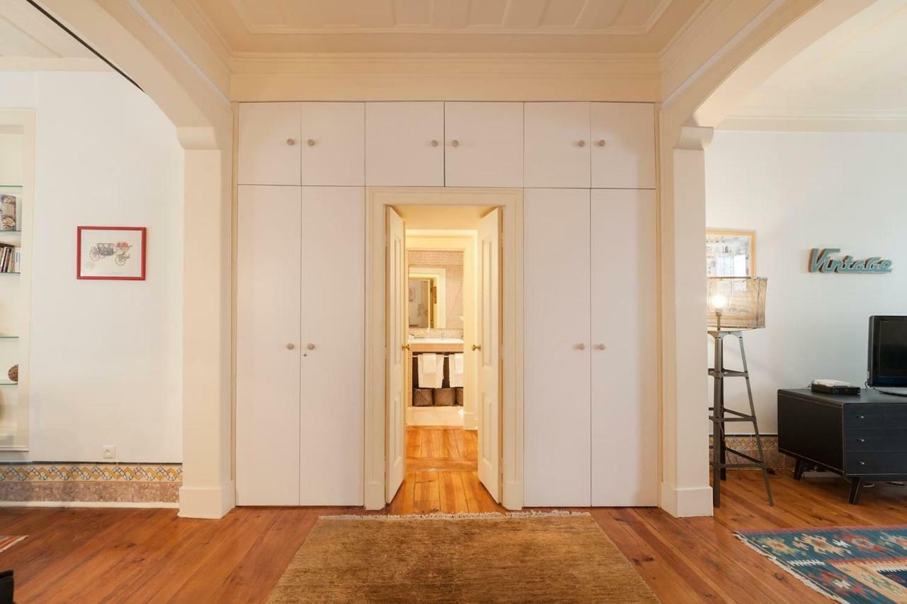 2 Bedroom Apartment With Patio Next To Avenida Da Liberdade Lisbon Luaran gambar